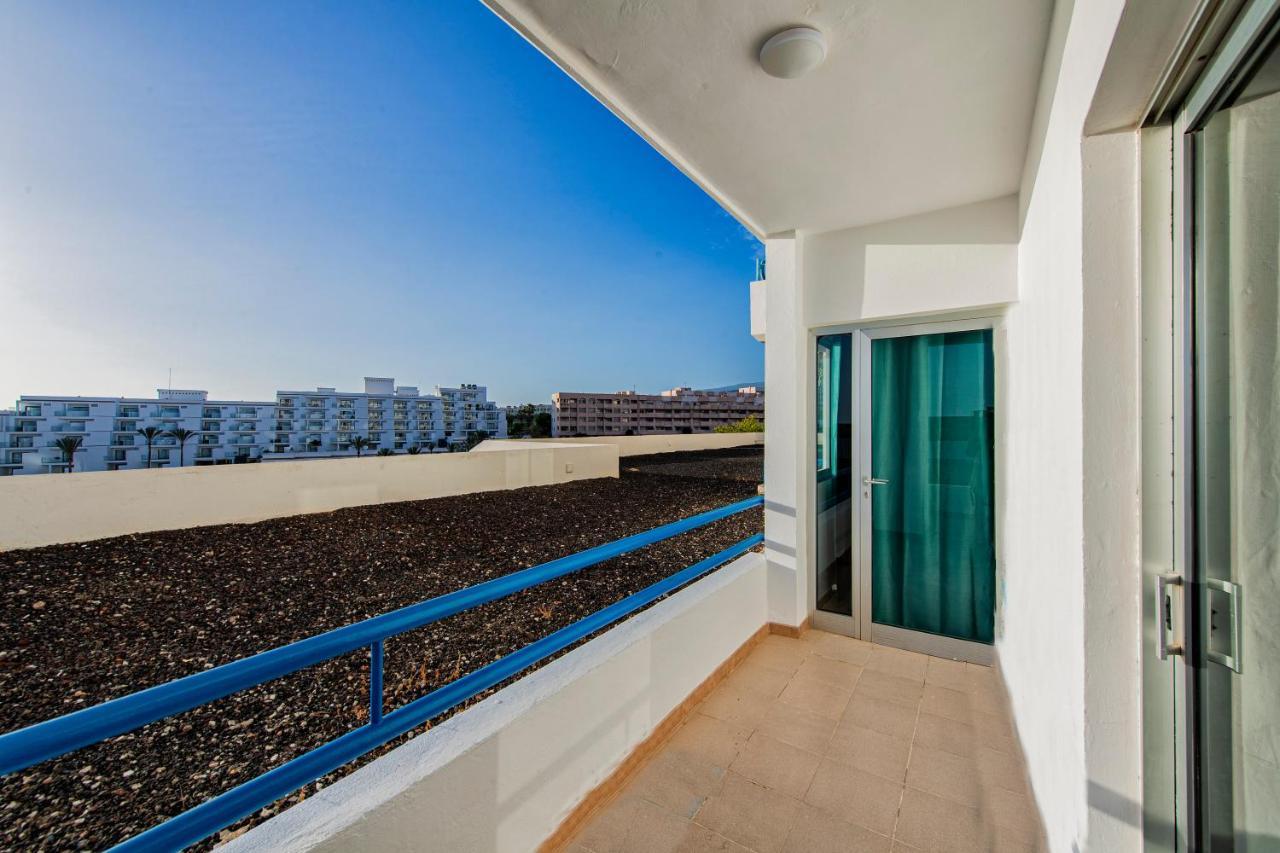Paradise Suite Адехе Екстериор снимка