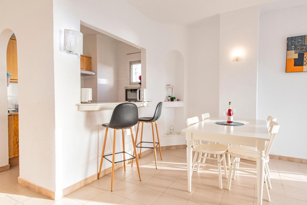 Paradise Suite Адехе Екстериор снимка